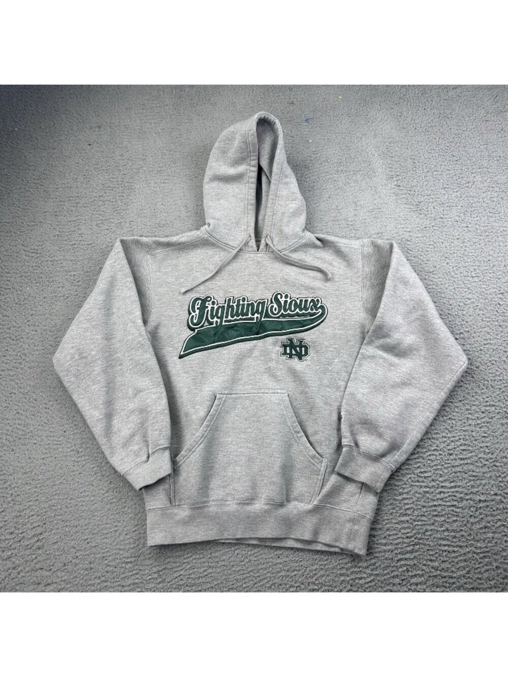 North Dakota Fighting Sioux Sweatshirt Hoodie Gray Size Small UND Hockey